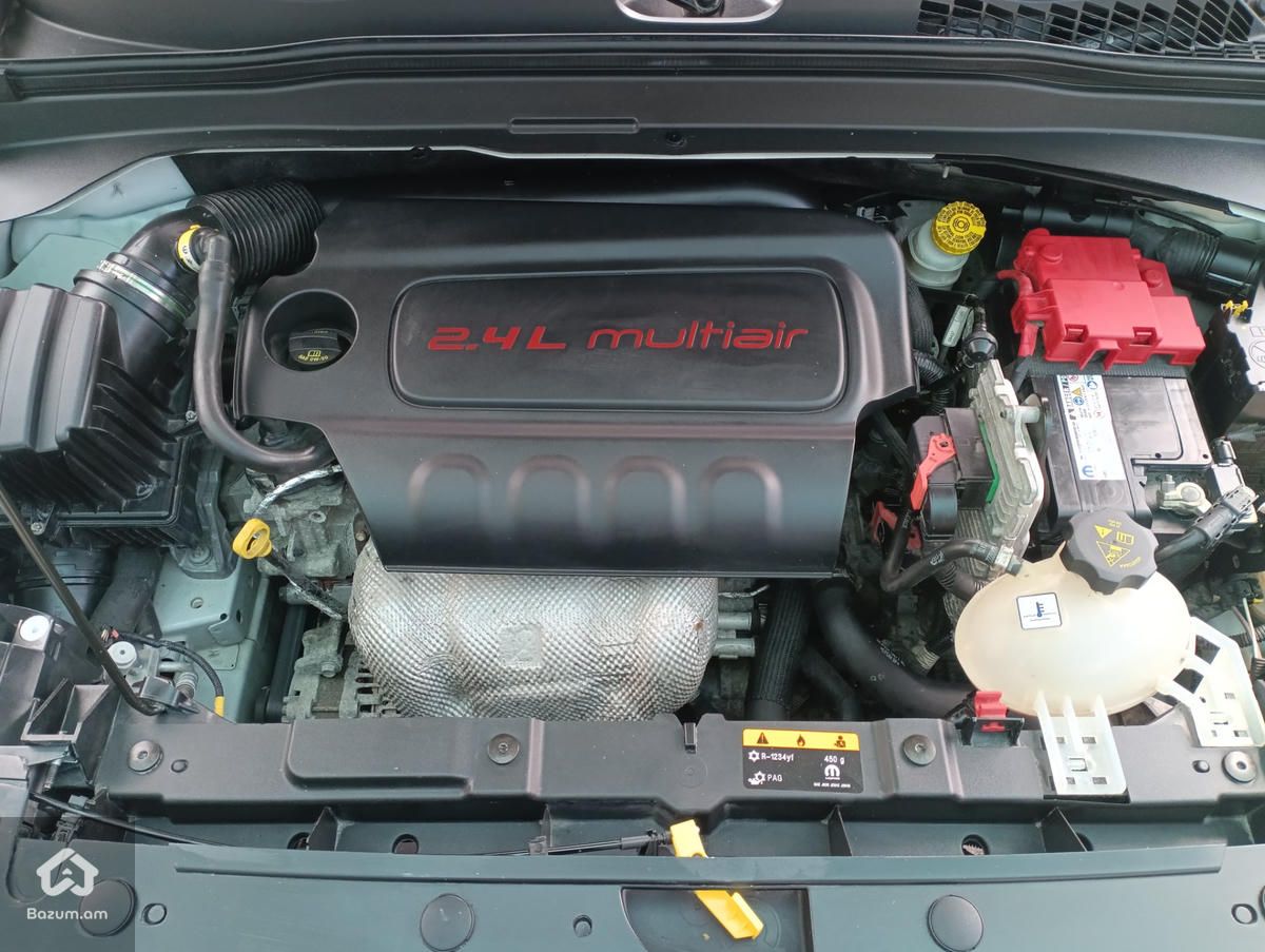 Jeep Renegade - image 14