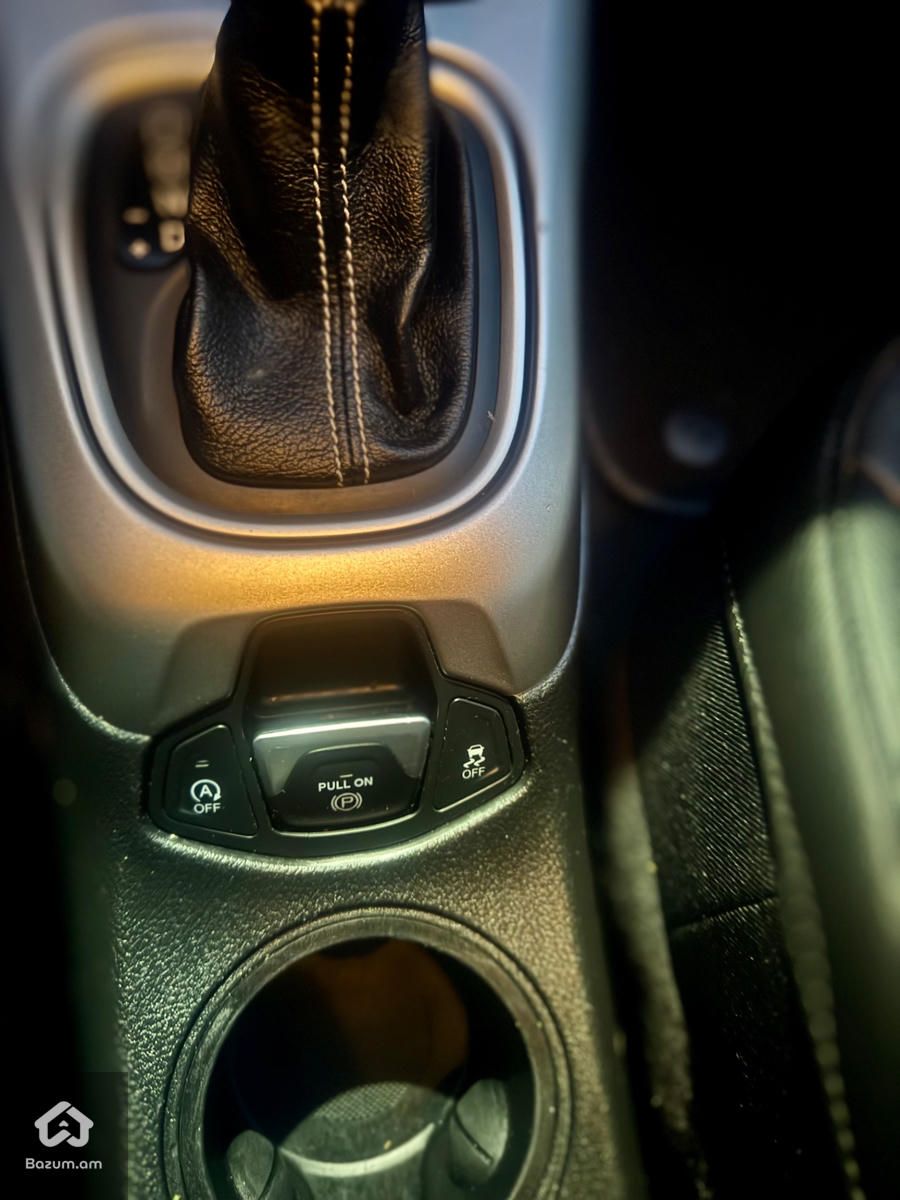 Jeep Compass Aniversary - image 18