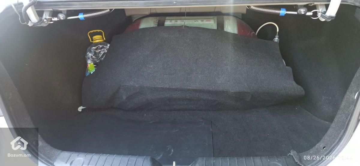 Hyundai Elantra - image 5