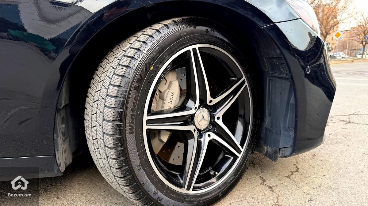Mercedes Benz E300 - image 25