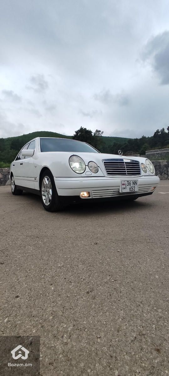 Mercedes-Benz E-Class W210 - image 15