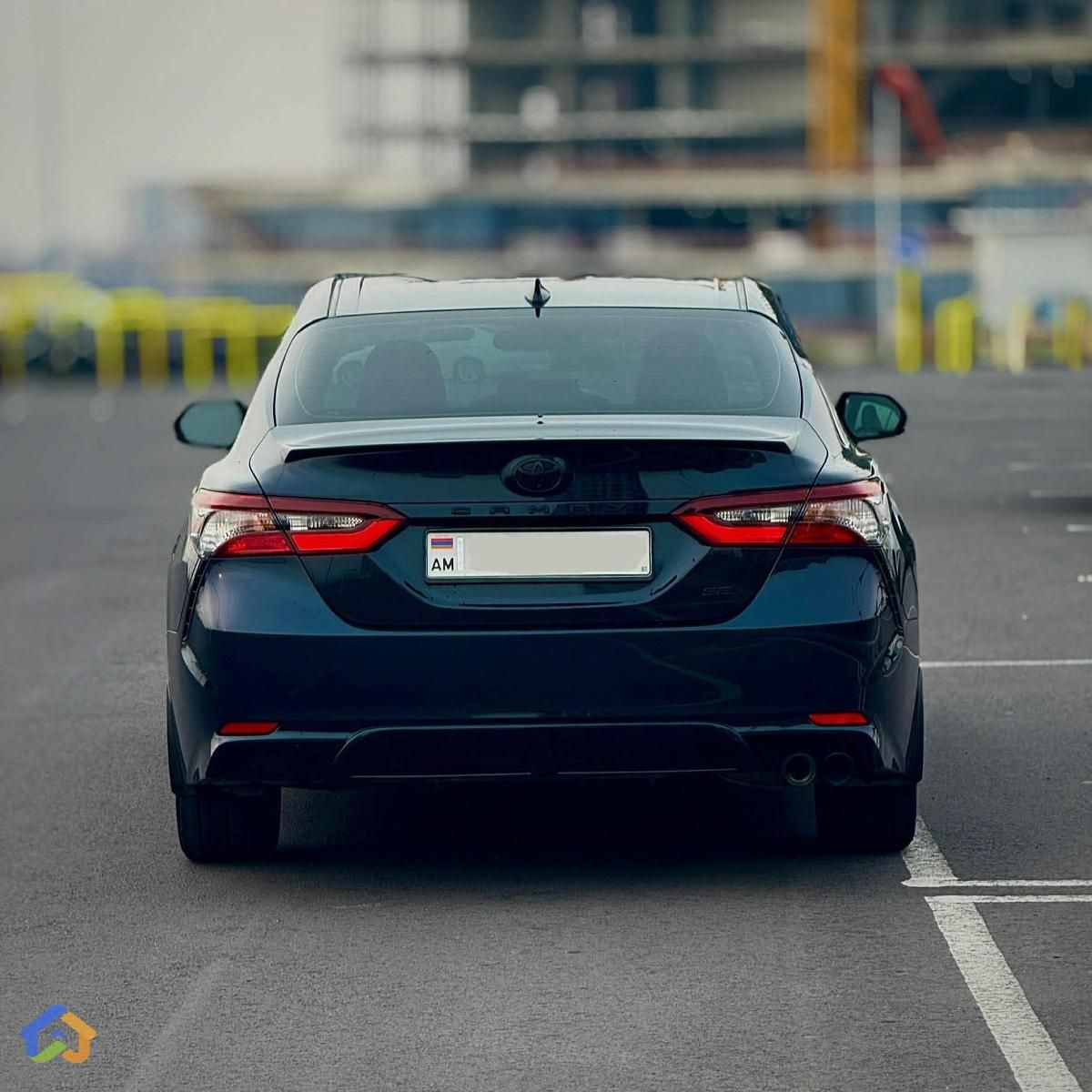 toyota Camry - image 1