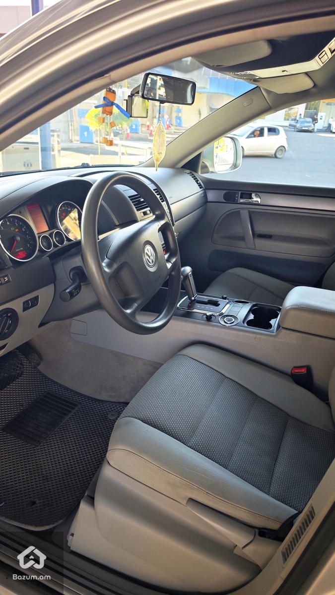 Volkswagen Touareg - image 5