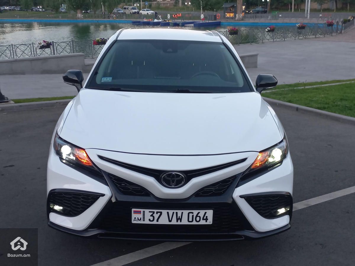 Toyota Camry 2023 - image 2