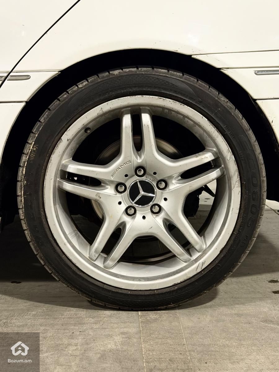 Mercedes Benz C240 - image 12
