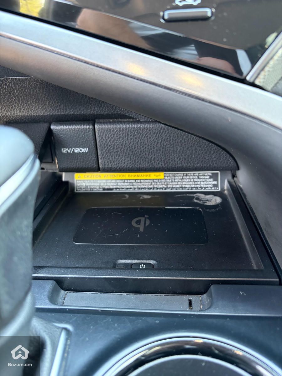Toyota Camry SE 2020 - image 7