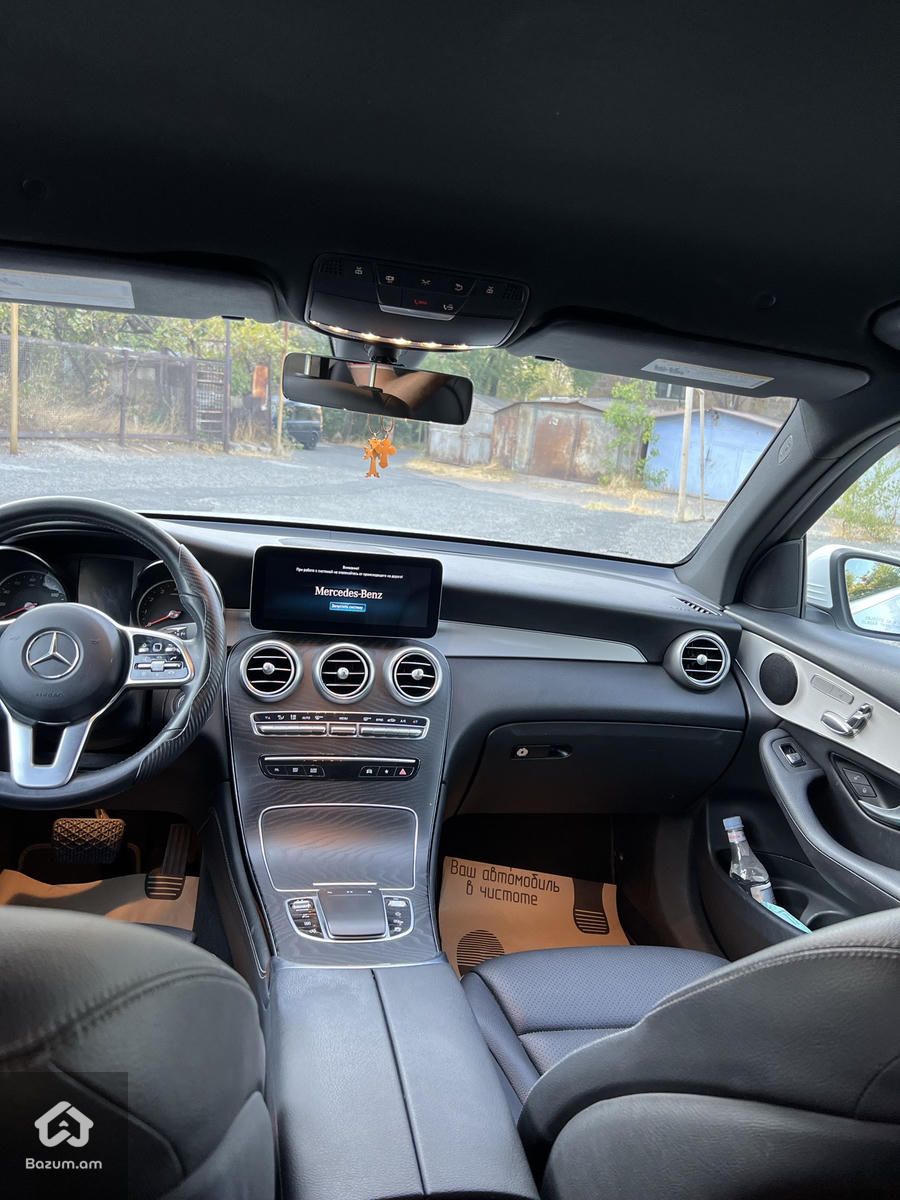 Mercedes Benz GLC 300 - image 9