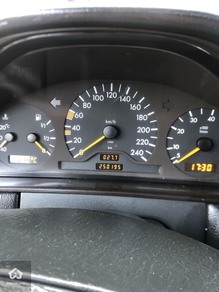 Mercedes-Benz 230 1995 - image 10