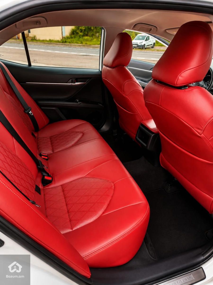 TOYOTA CAMRY V70 SE - image 10