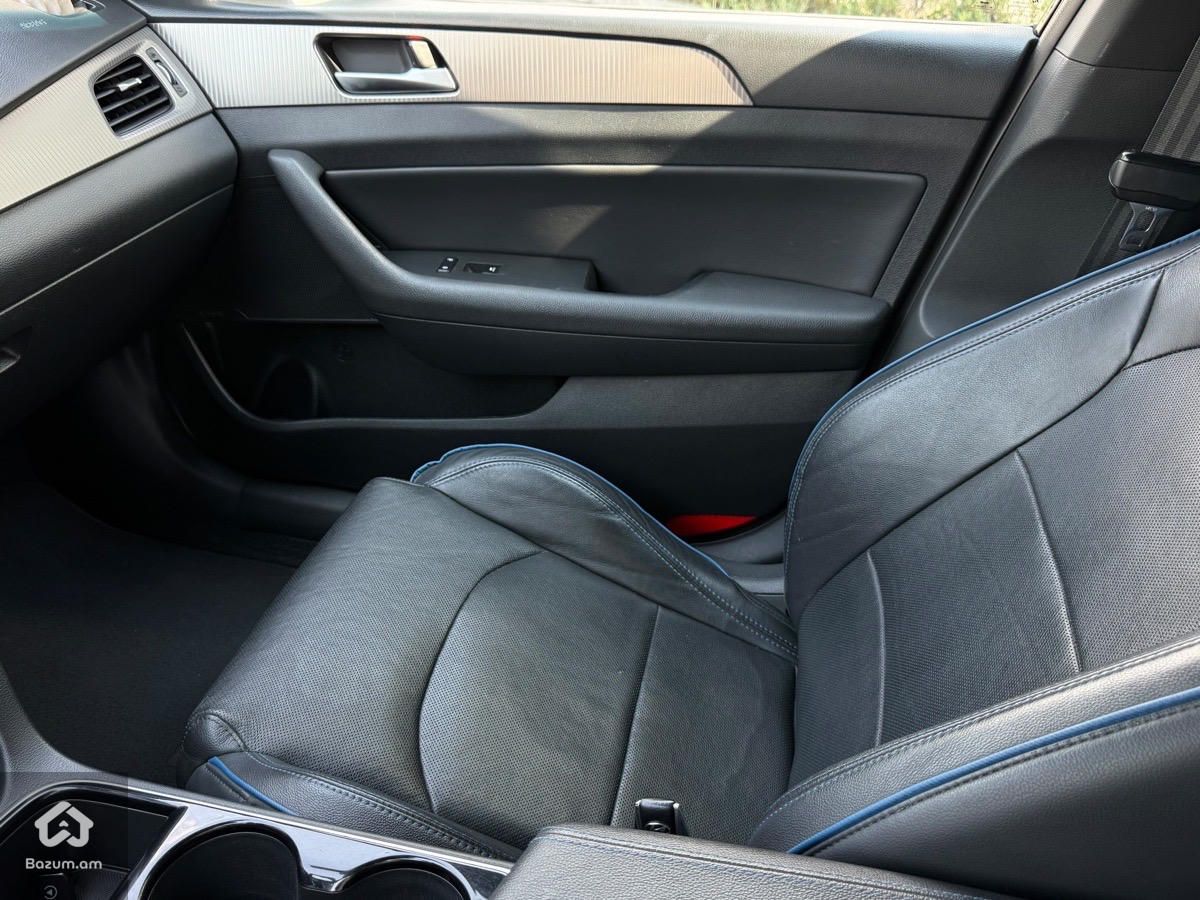Hyundai Sonata - image 9