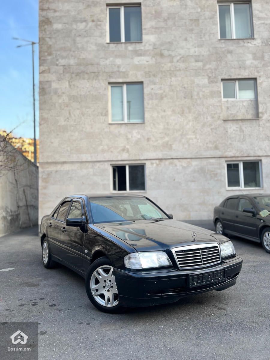 Mersedes C200 - image 1