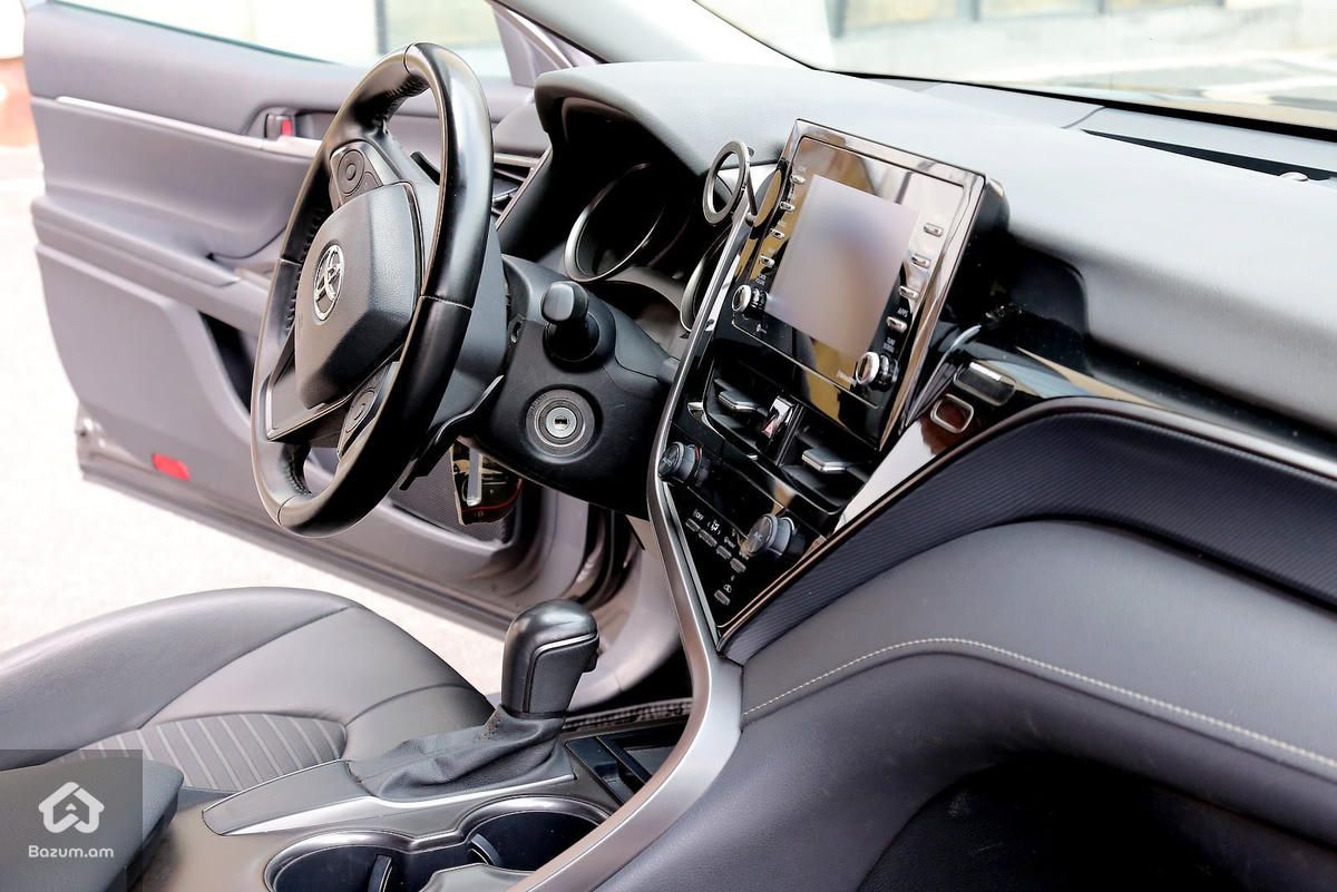 Toyota camry 2021 - image 13