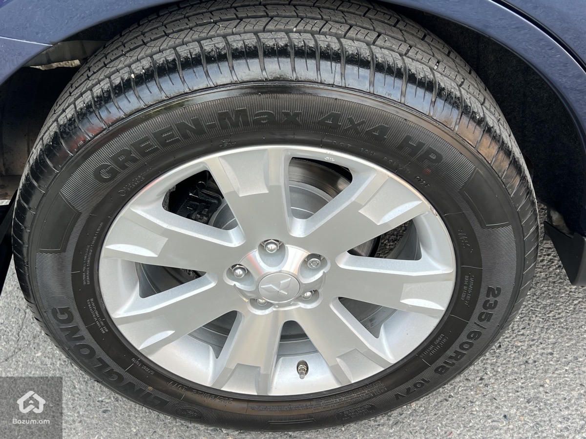 Mitsubishi Outlander 2011 - image 14