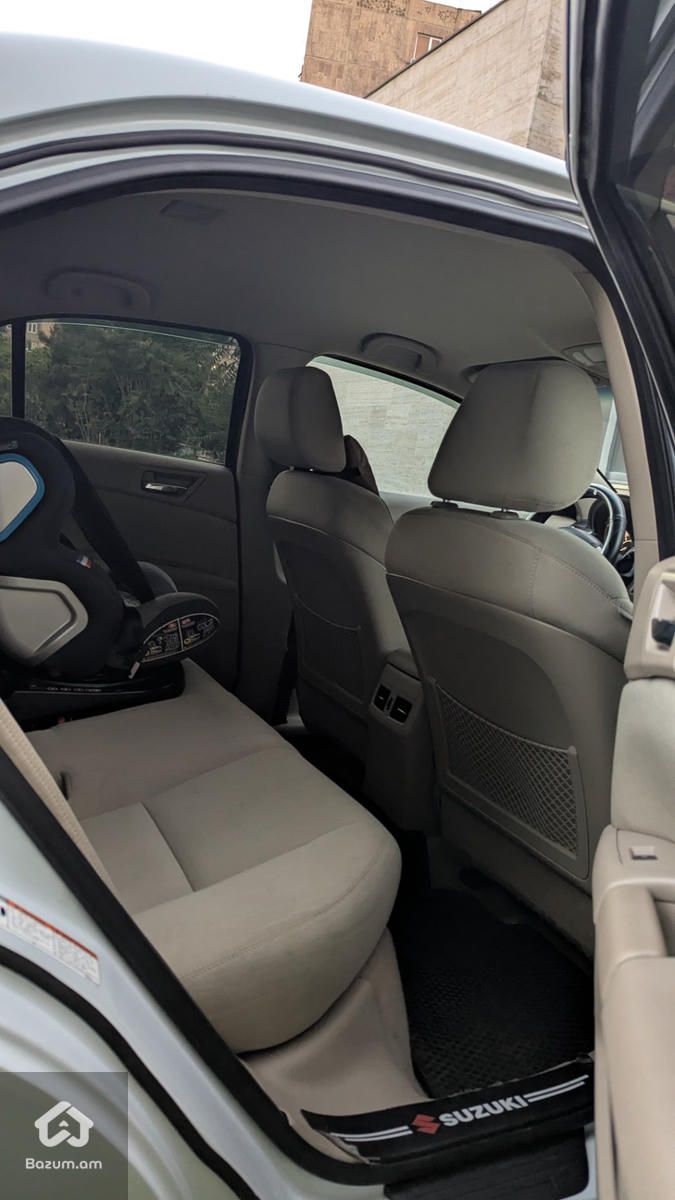 Suzuki Kizashi 2010 - image 6