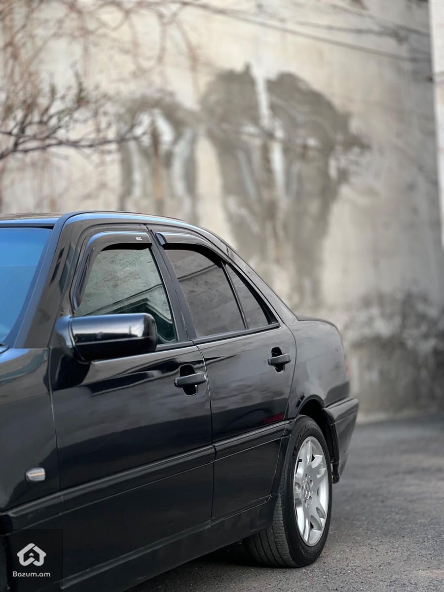 Mersedes C200 - image 4