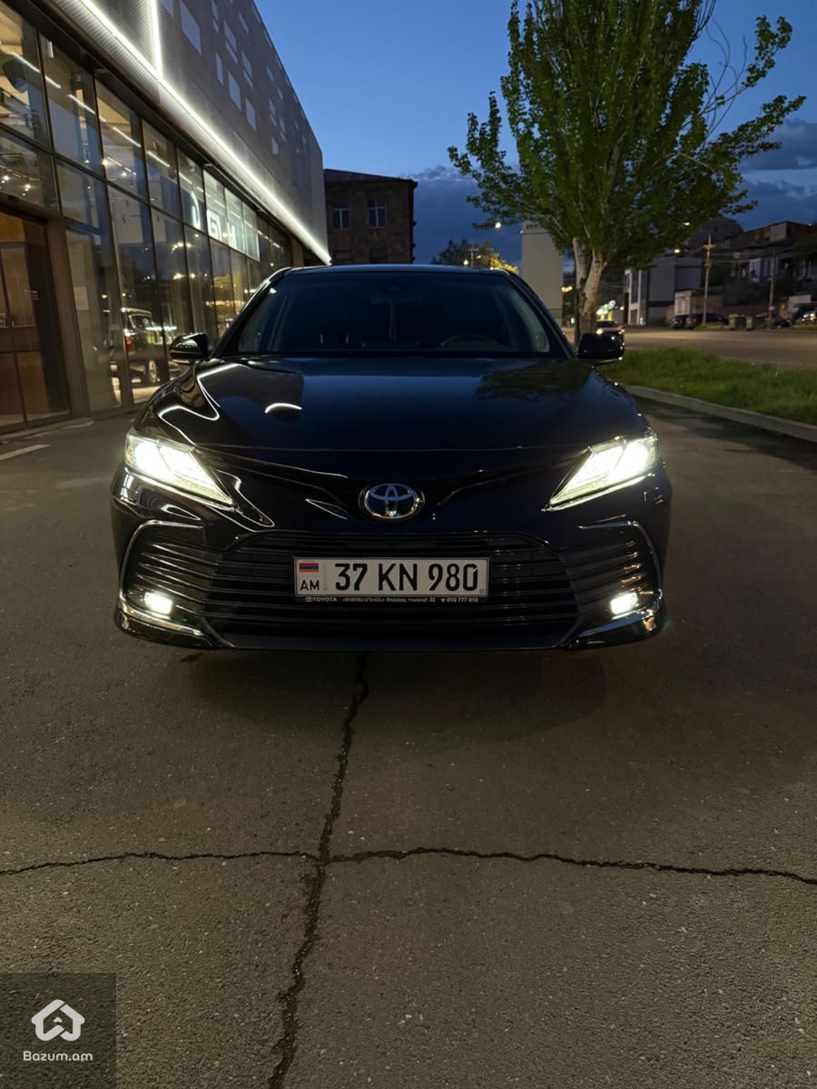 Toyota Camry 2021 - image 4