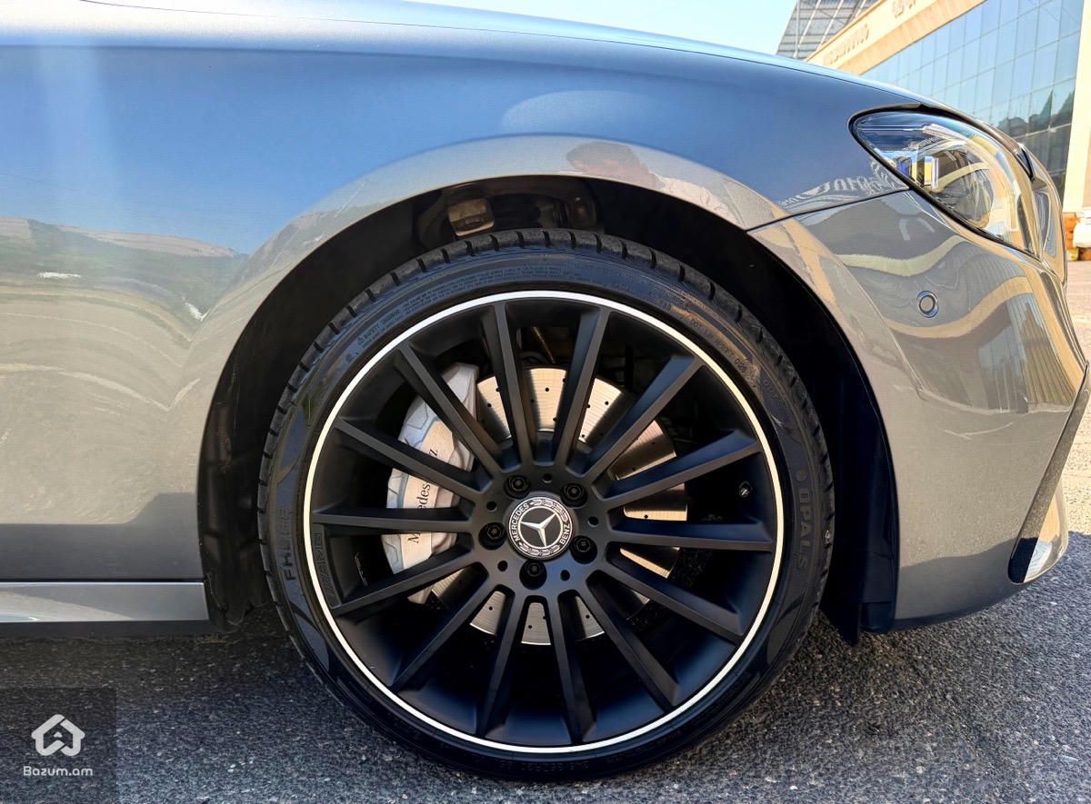 Mercedes Benz E350 AMG Line W213 - image 8