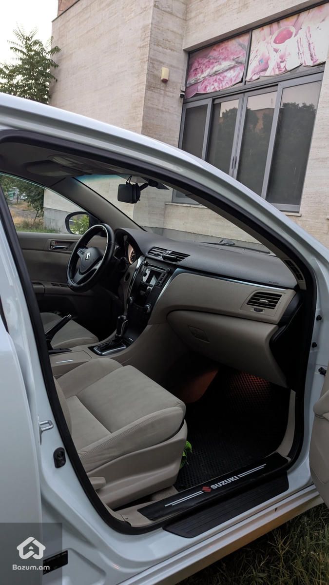 Suzuki Kizashi 2010 - image 7