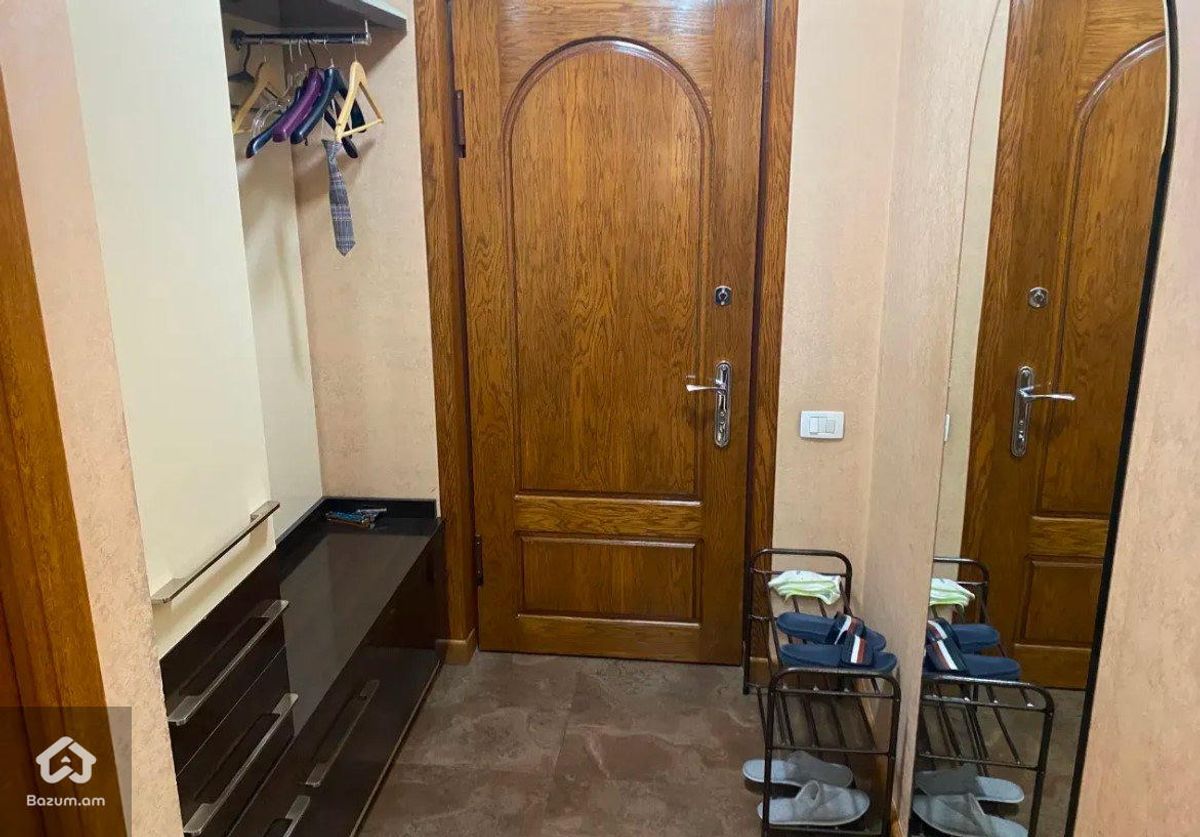 3 սենյականոց բնակարան նորակառույց շենքում Վիկտոր Համբարձումյան փողոցում  - image 4