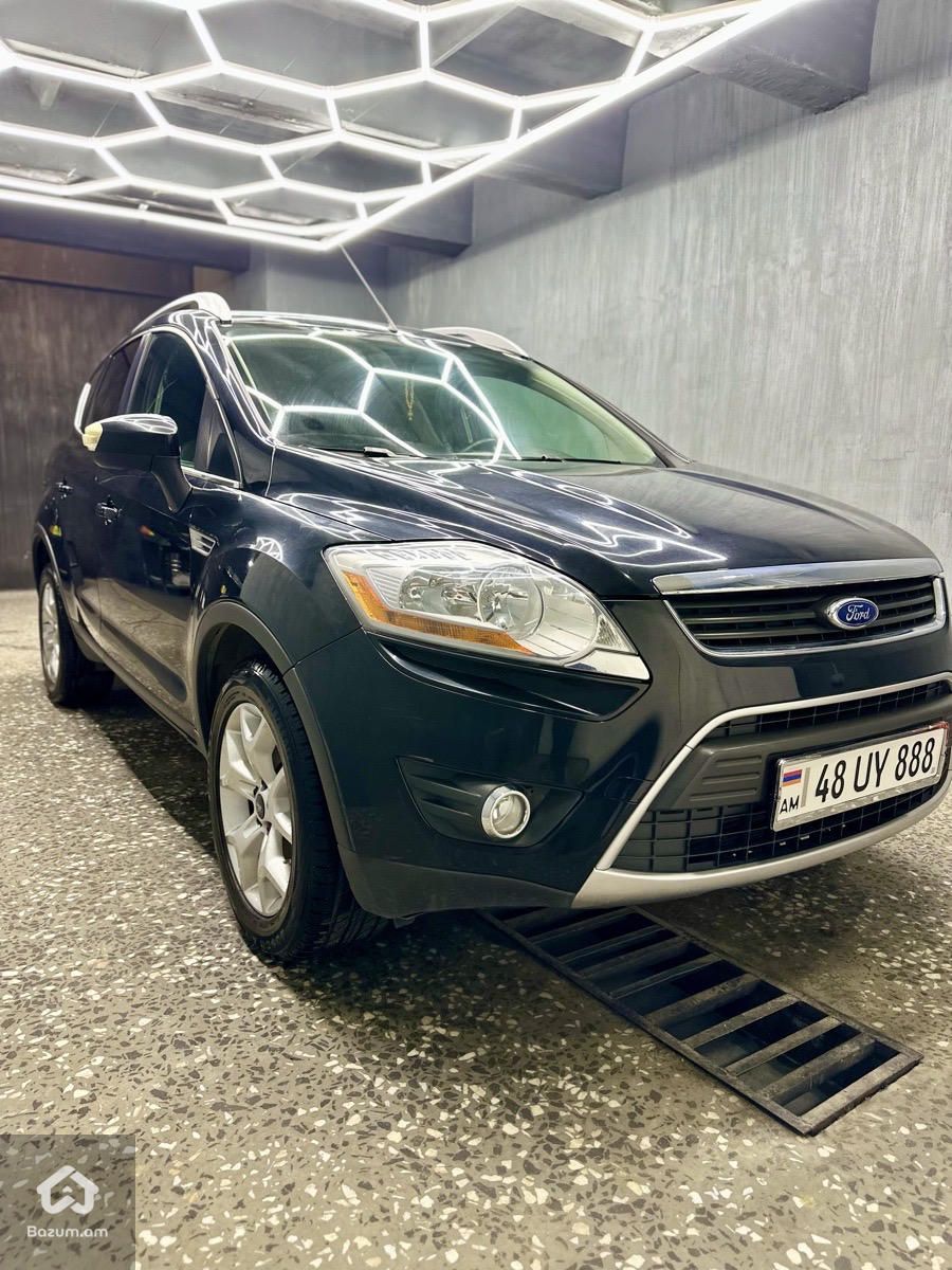 Ford Kuga 2010 - image 2