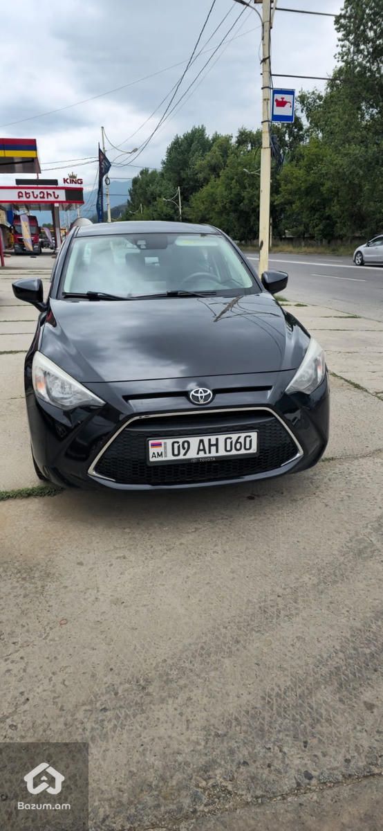 Toyota Yaris 2021 - image 4