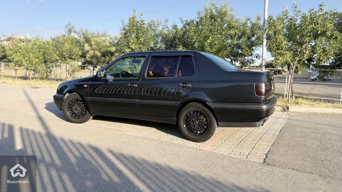 Volkswagen Vento 1994 - image 7
