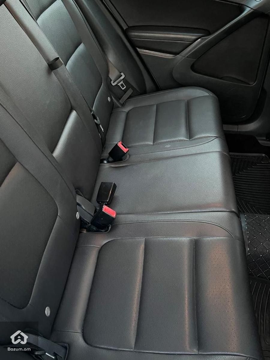 Volkswagen Tiguan  - image 6