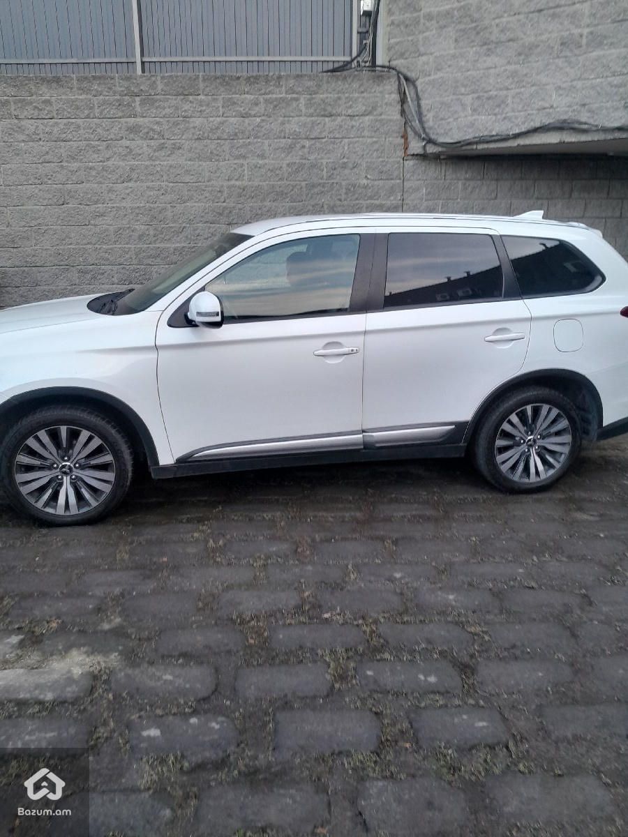 Mitsubishi Outlander 2019 - image 3
