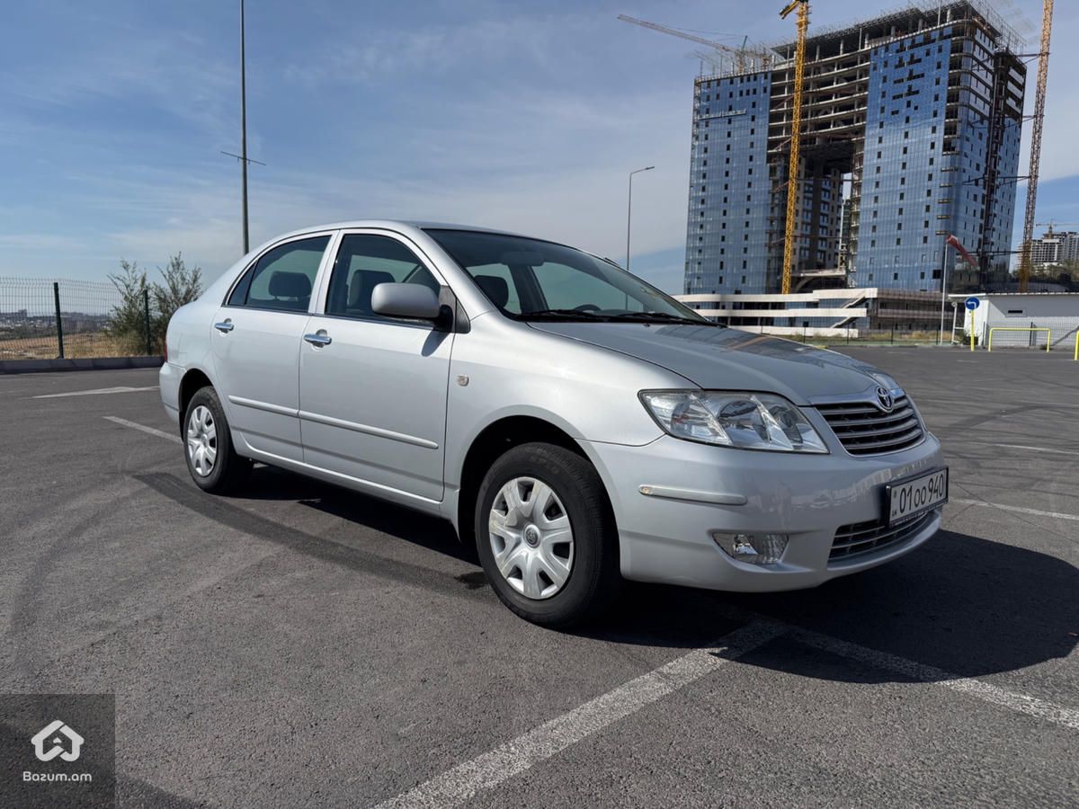 Toyota Corolla 2004 - image 2