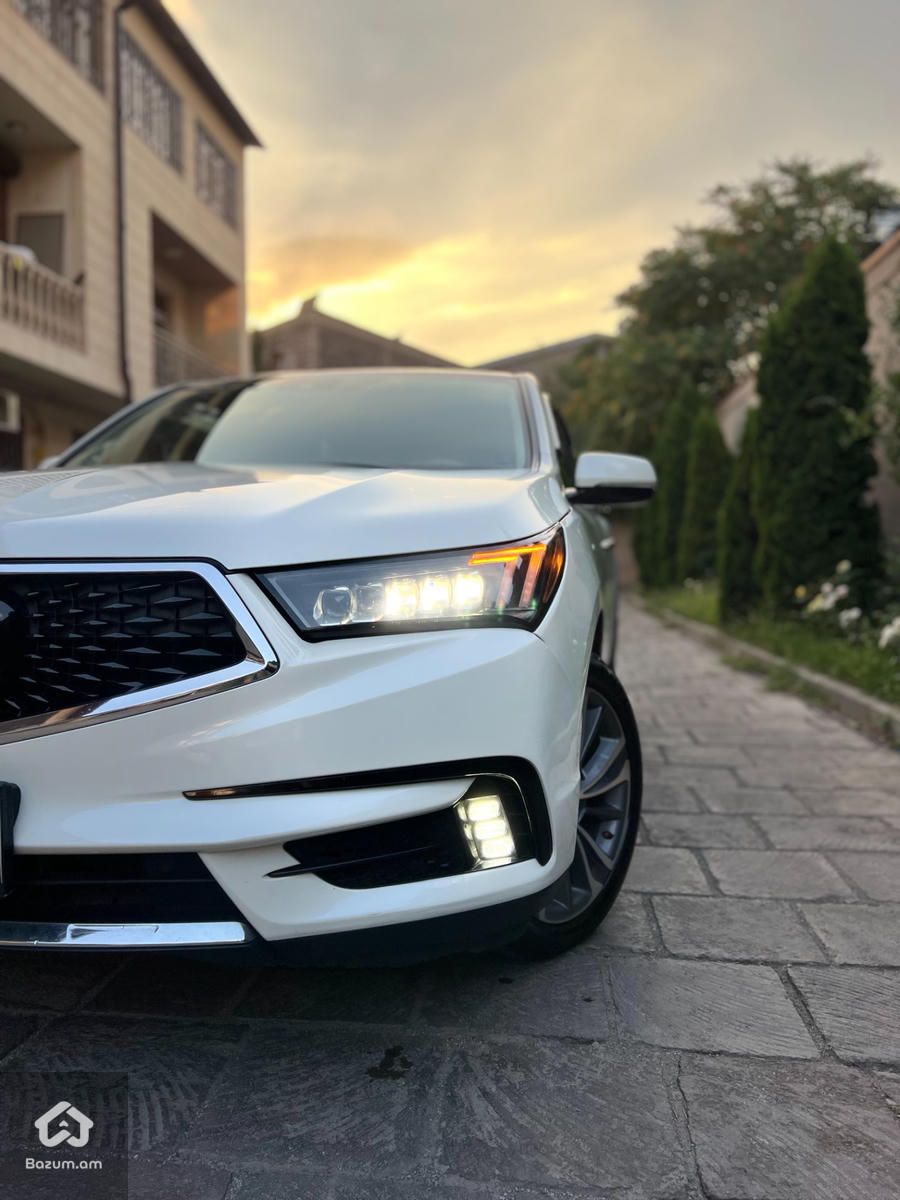 Acura MDX 2018 - image 1