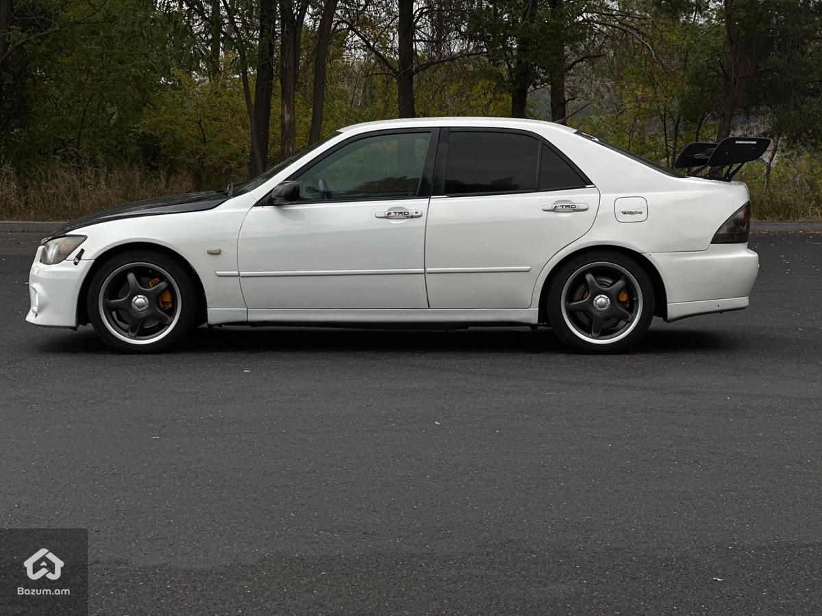 Toyota Altezza 2001 - image 8