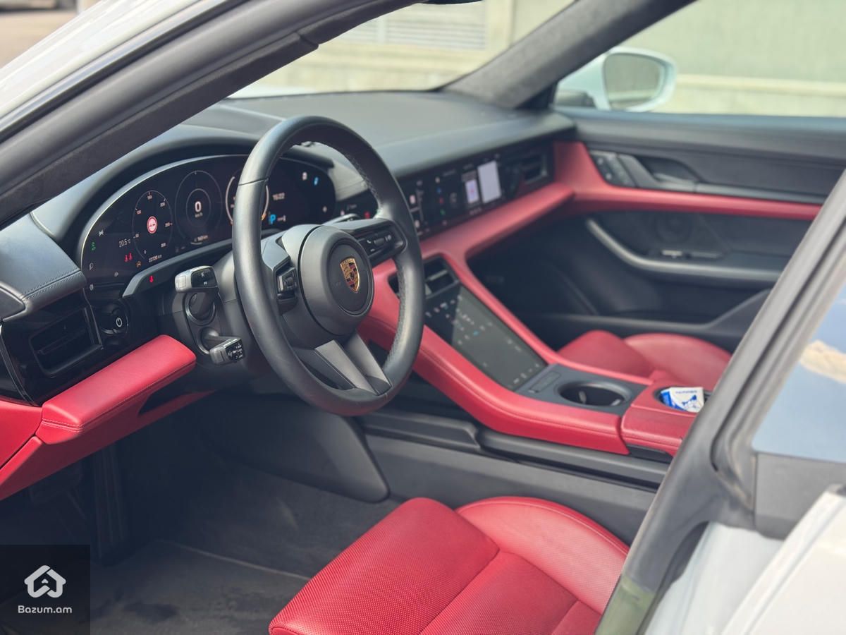 Porsche Taycan - image 6