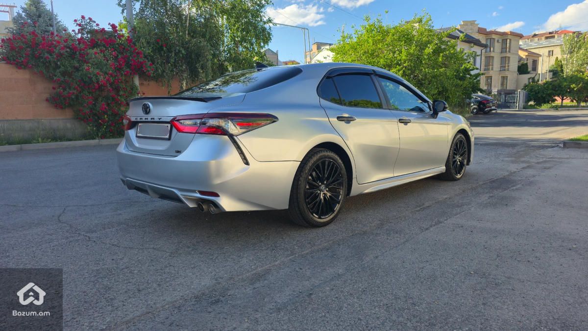 Toyota Camry SE 2.5L - image 4