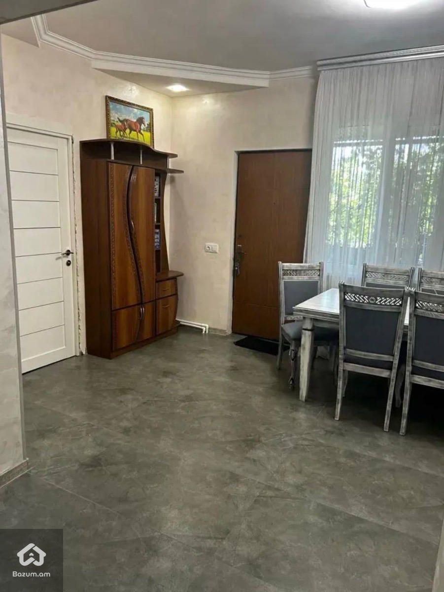 Վառավում է տուն Եղվարդում 100քմ , 400 քմ հող, 1-ին գըծ - image 3