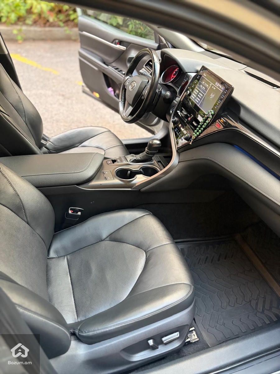 Toyota Camry 2021 - image 7