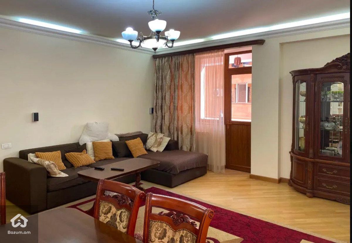 3 սենյականոց բնակարան նորակառույց շենքում Վիկտոր Համբարձումյան փողոցում  - image 1