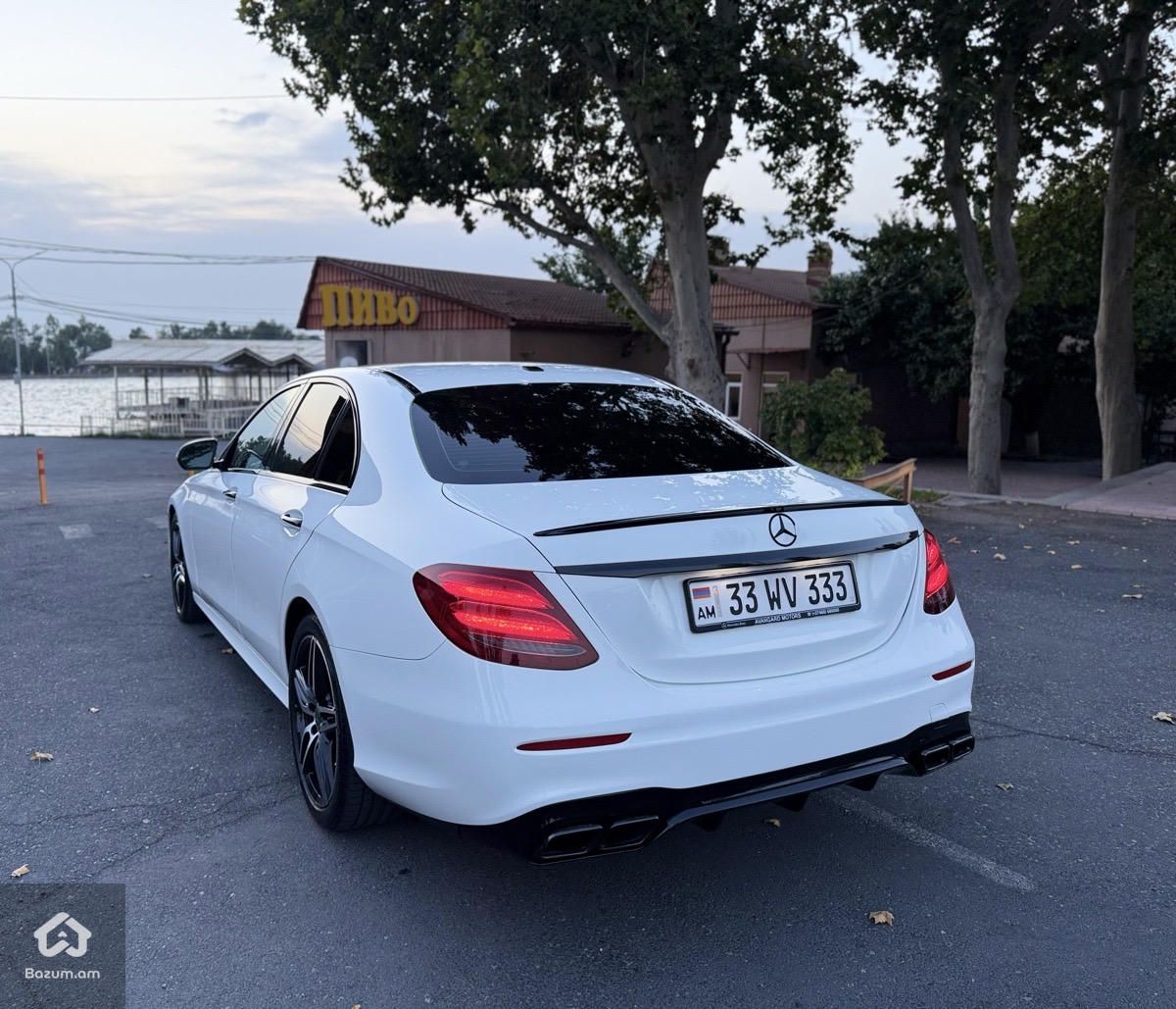Mercedes-Benz E350 - image 10