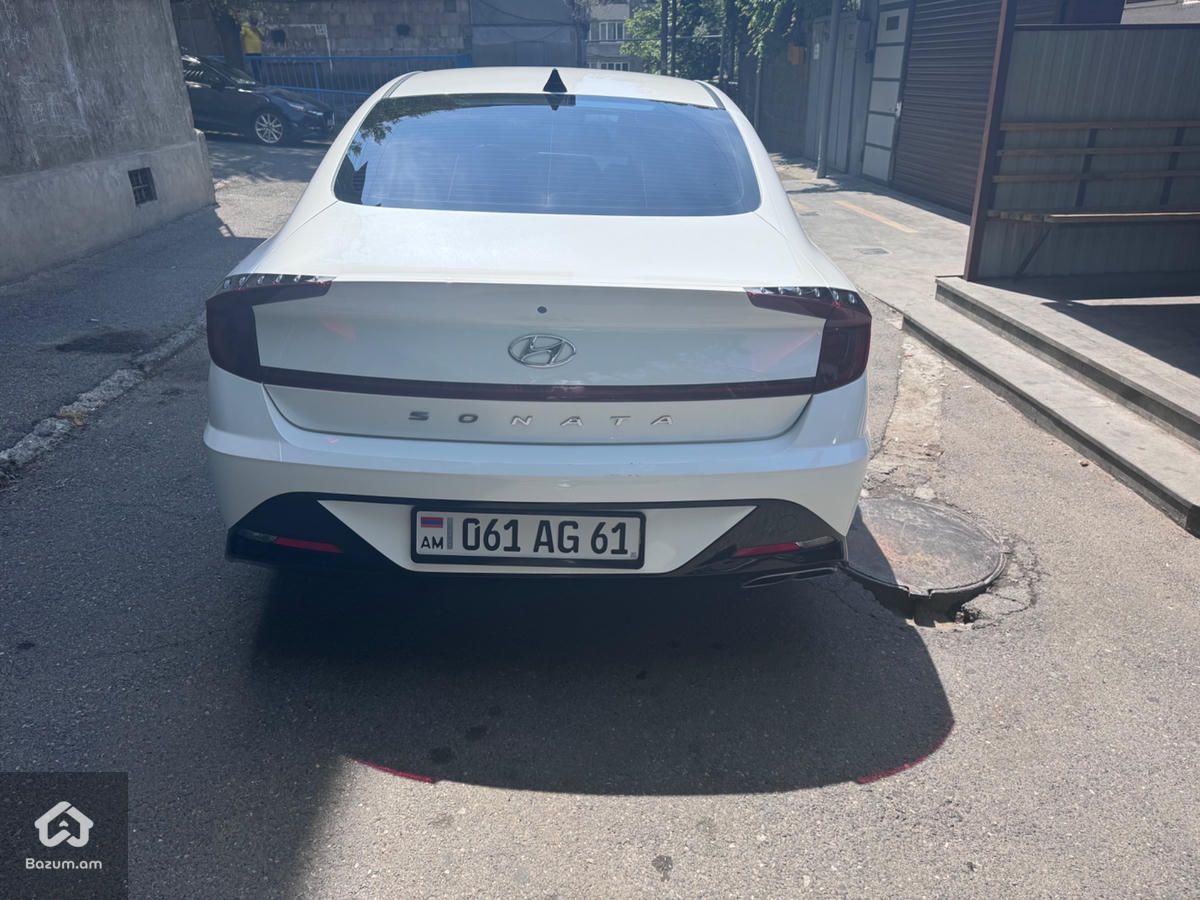 Hyundai Sonata - image 3
