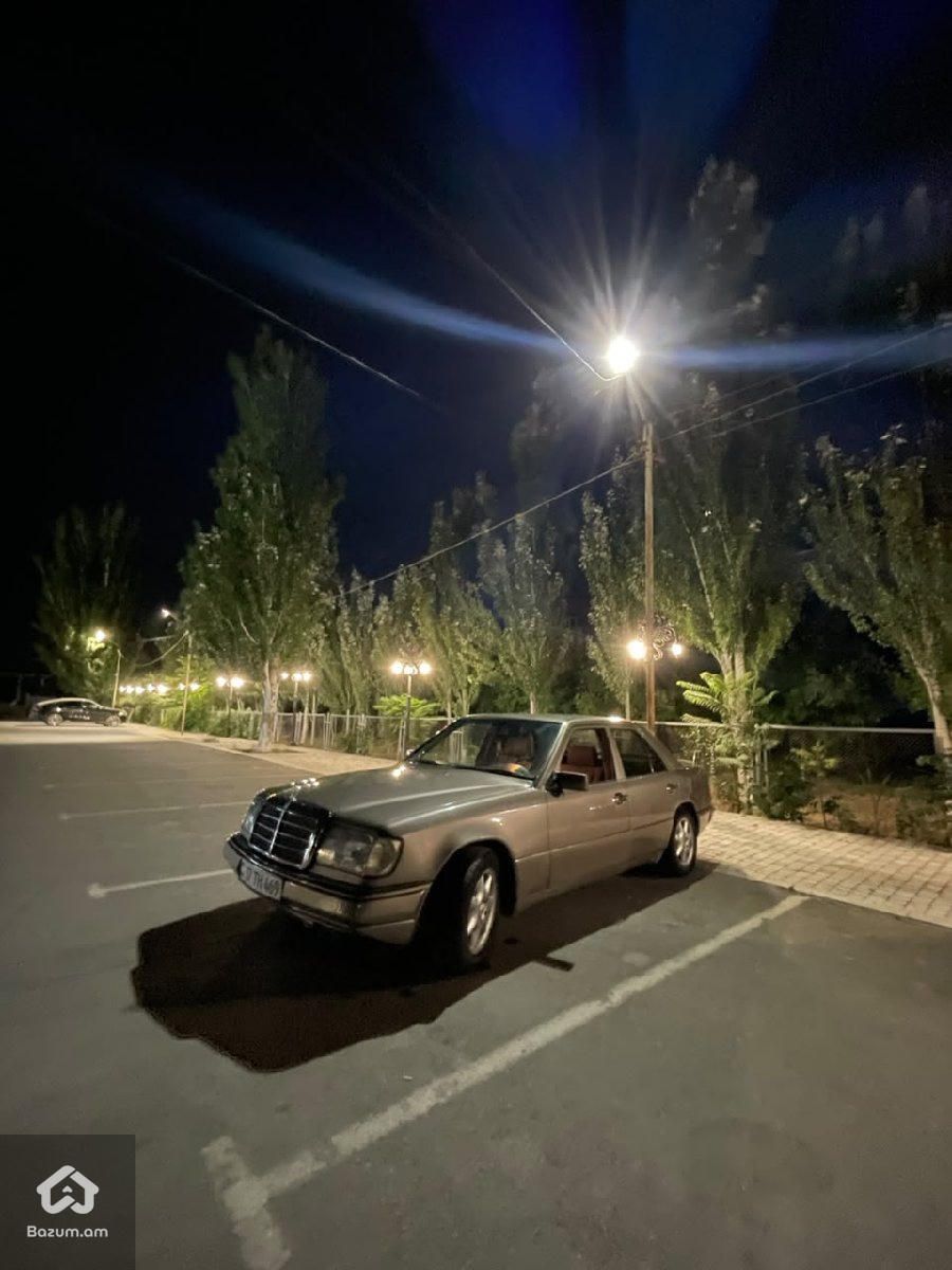 Mercedes-Benz 230 1992 - image 2