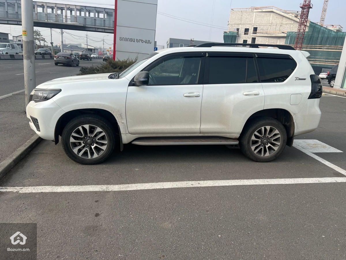 Toyota Land Cruiser Prado 2022 - image 5