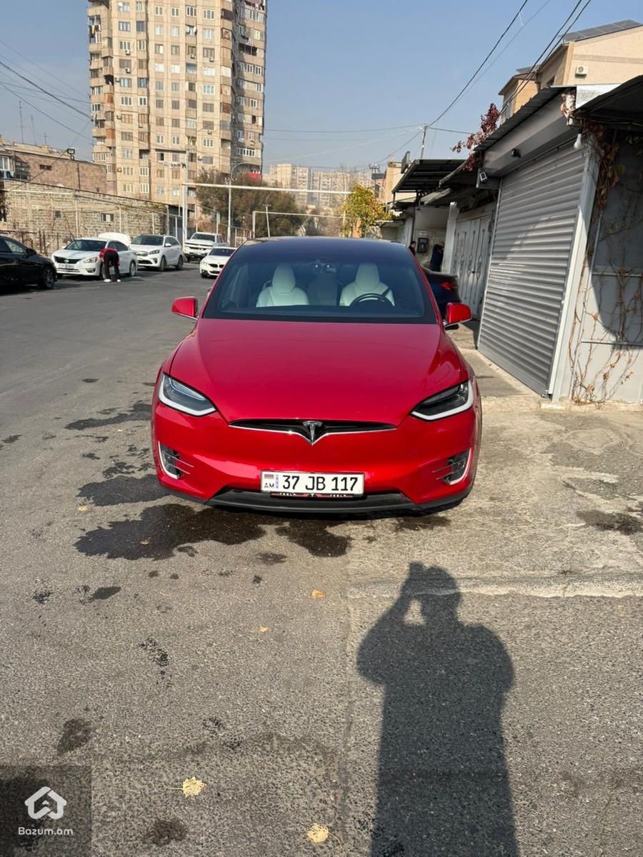 Tesla Model X 2016 - image 1