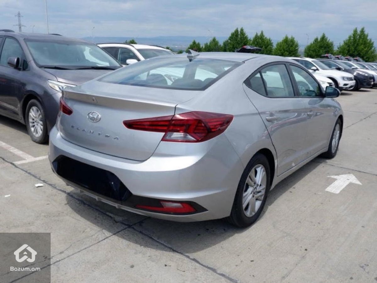 Hyundai Elantra 2020 - image 4