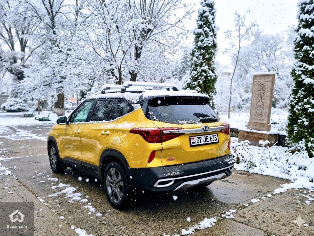 2021 Kia Seltos - image 5