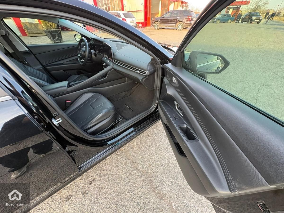 2022-2023 HYUNDAI ELANTRA LIMITED - image 5