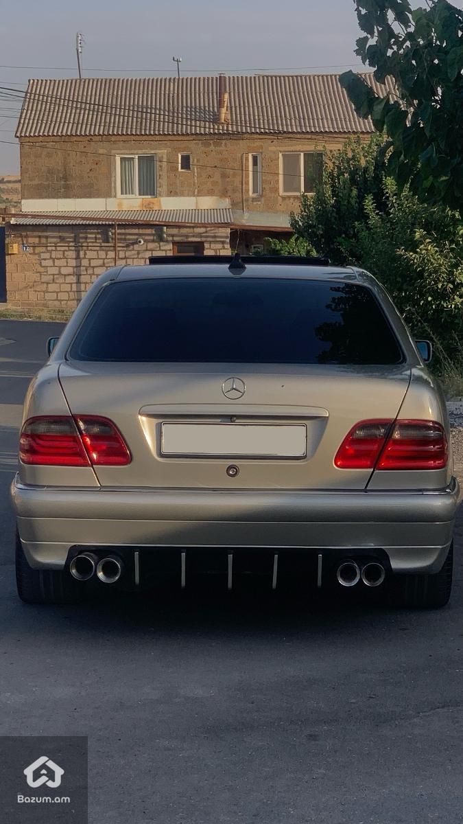 Mersedes Benz - image 5