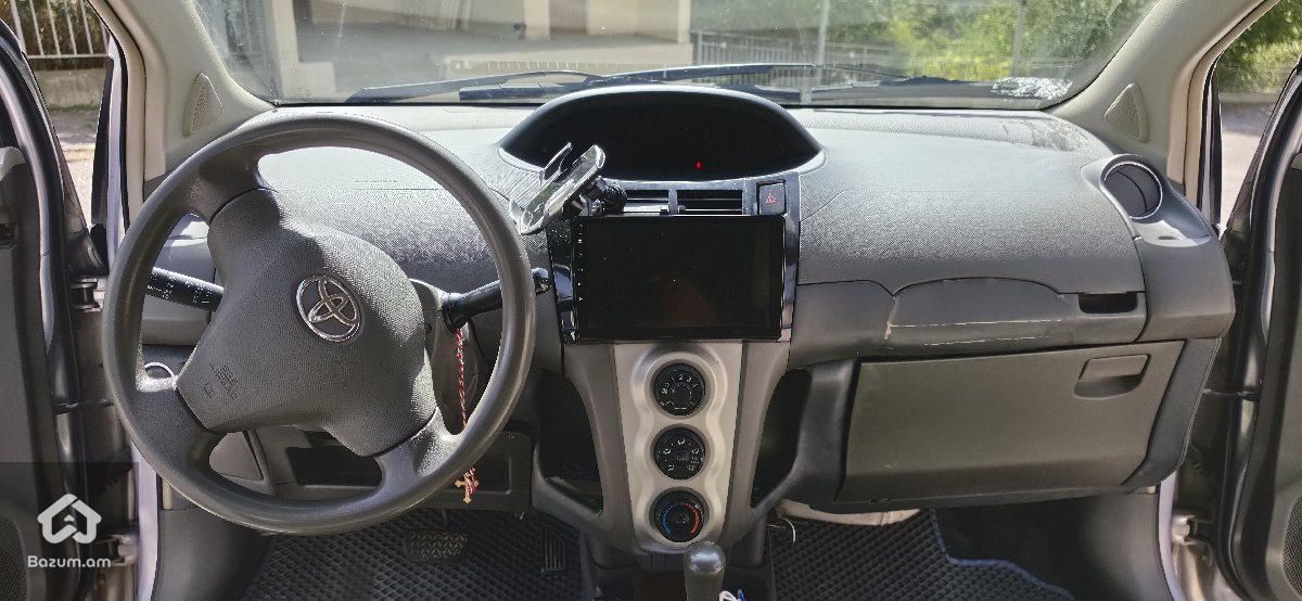 Toyota Vitz 2010 - image 5