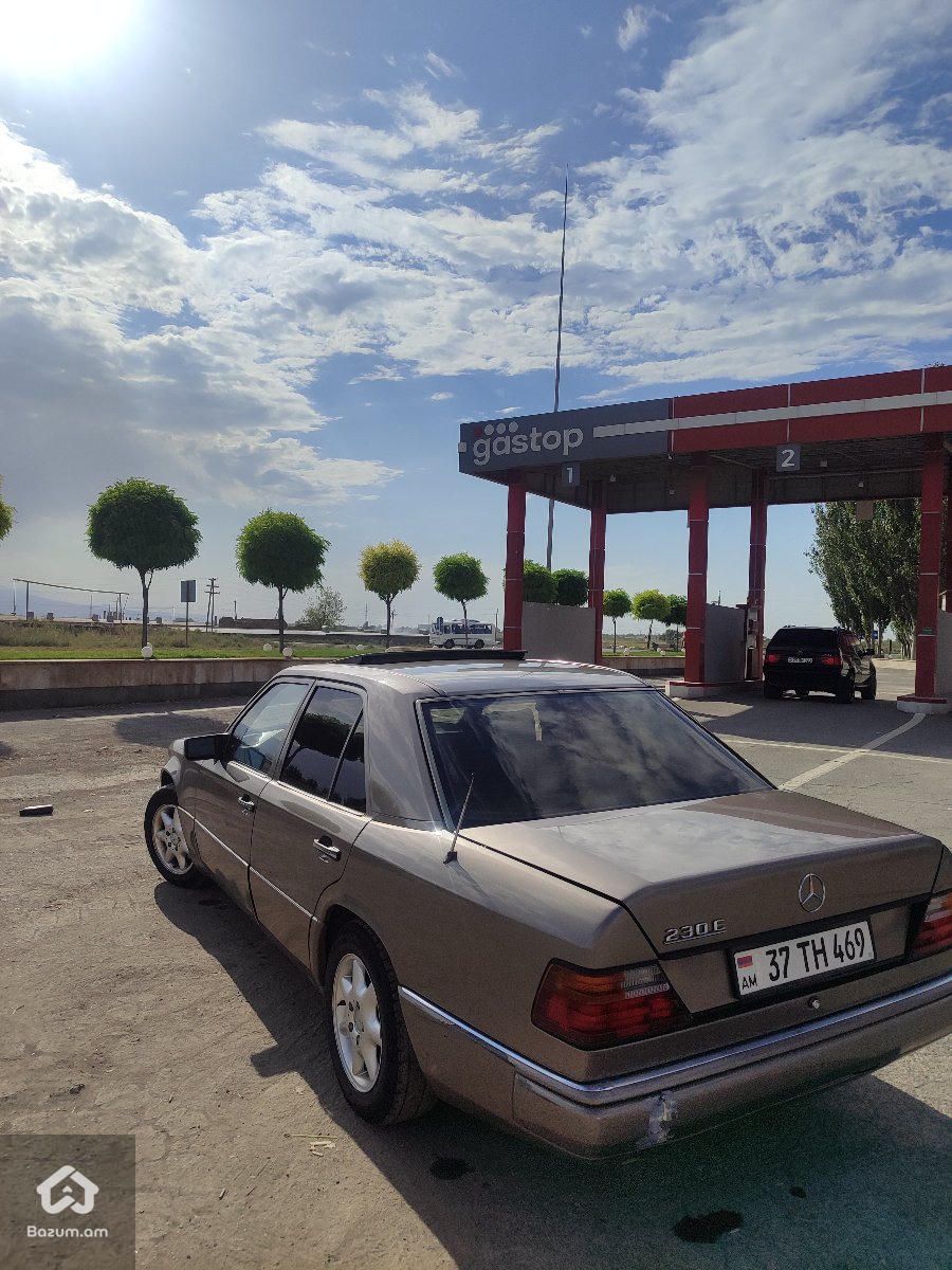 Mercedes-Benz 230 1992 - image 4