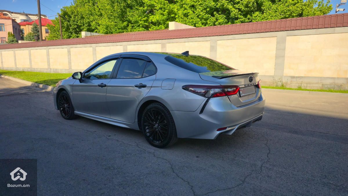 Toyota Camry SE 2.5L - image 5