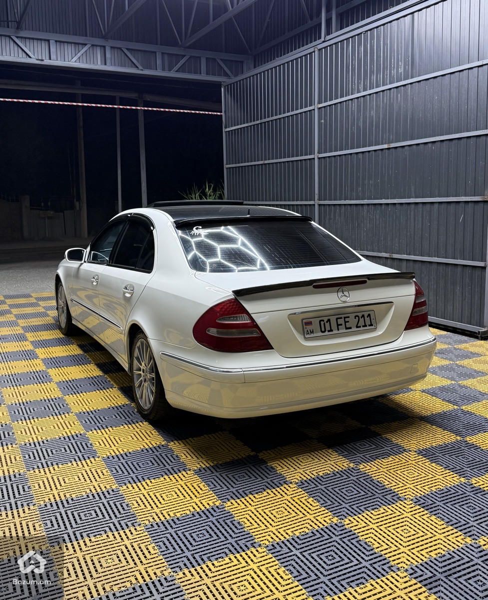 Mercedes-Benz 320 2002 - image 11
