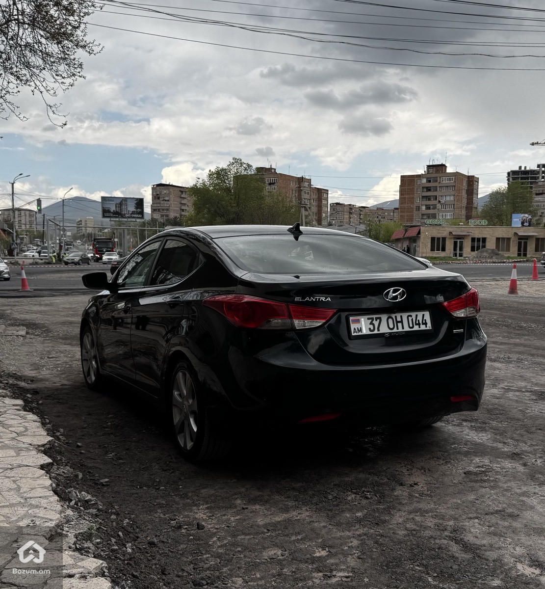 Hyundai Elantra 2011 - image 3